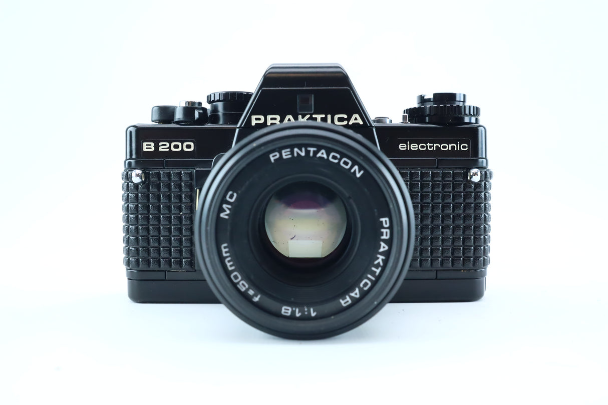 Praktica B200 Electronic + Pentacon Prakticar 50mm f/1.8 MC