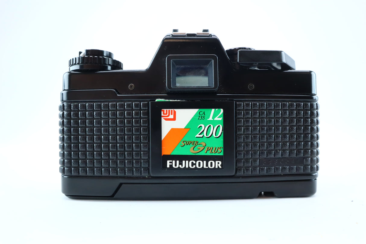 Praktica B200 Electronic + Pentacon Prakticar 50mm f/1.8 MC