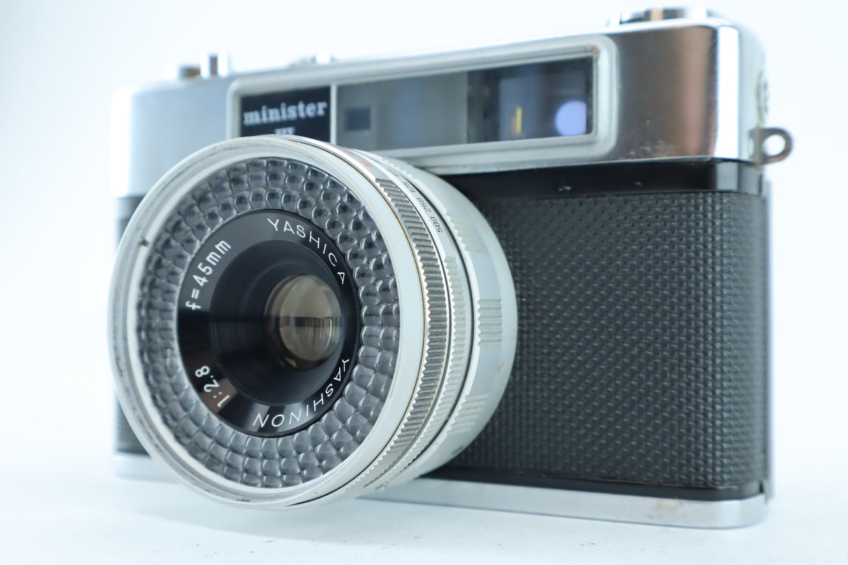 Yahica Minister III with Yashinon 2,8/45mm