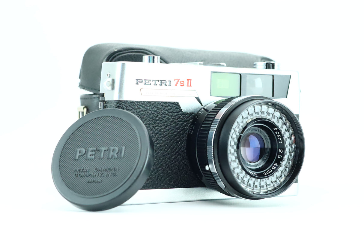 Petri 7s II con obiettivo Petri 2.8 45mm