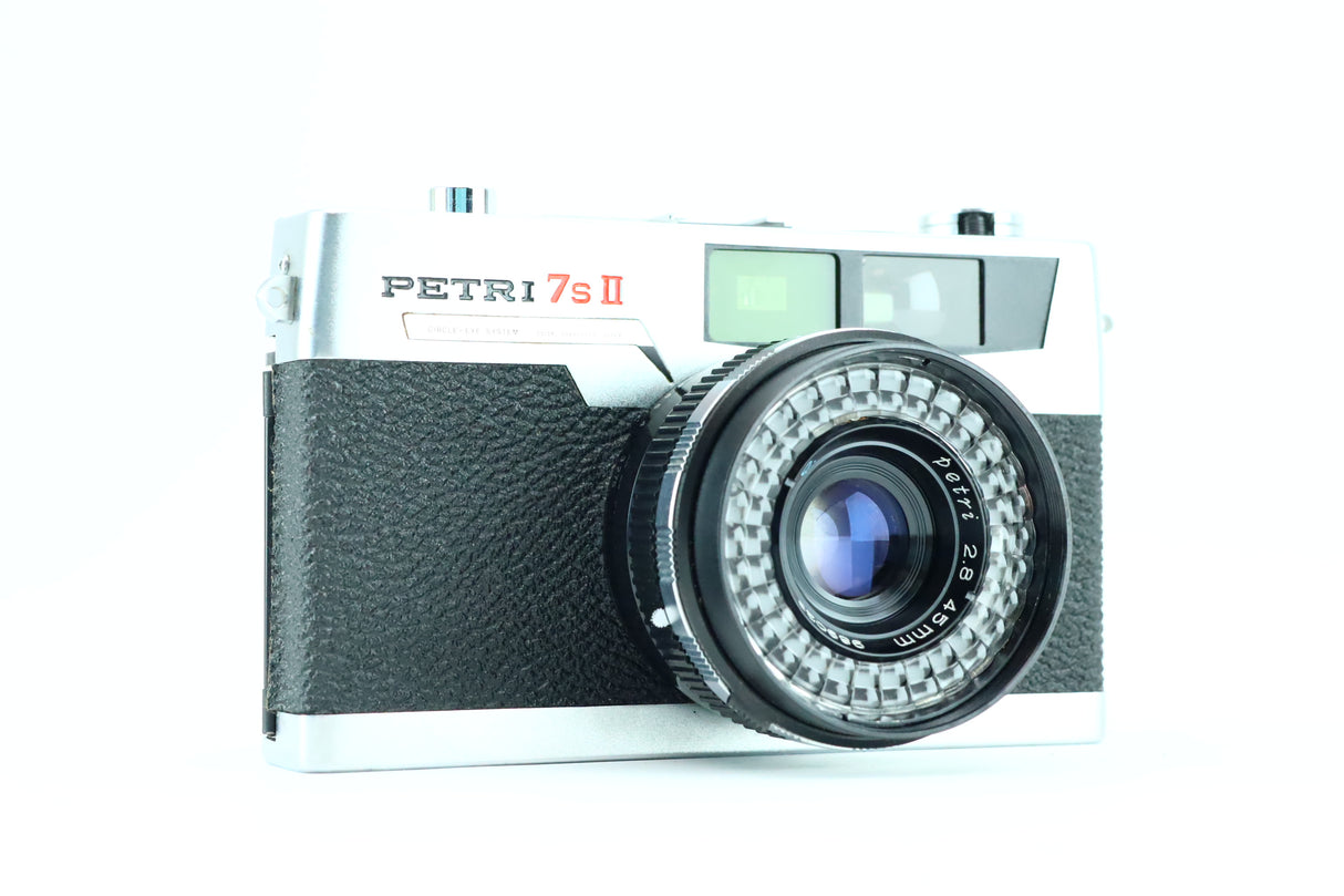 Petri 7s II con obiettivo Petri 2.8 45mm