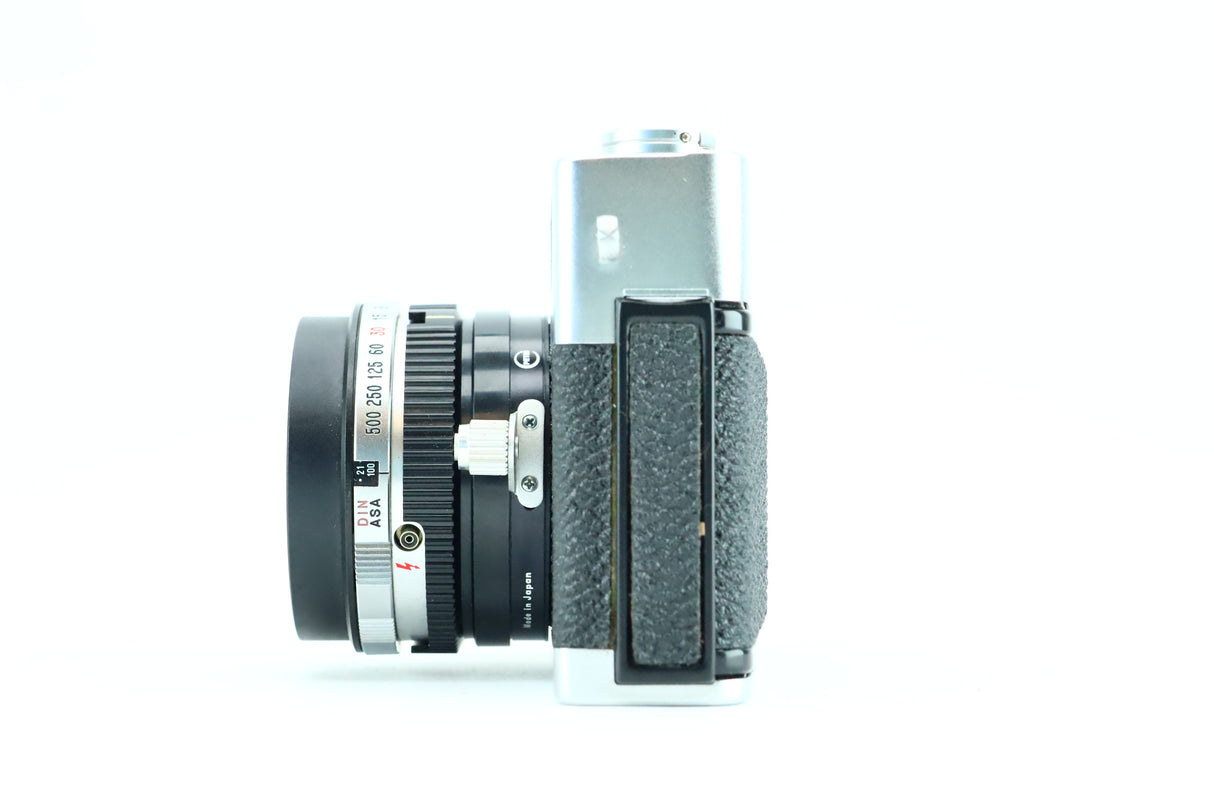 Petri 7s II con obiettivo Petri 2.8 45mm