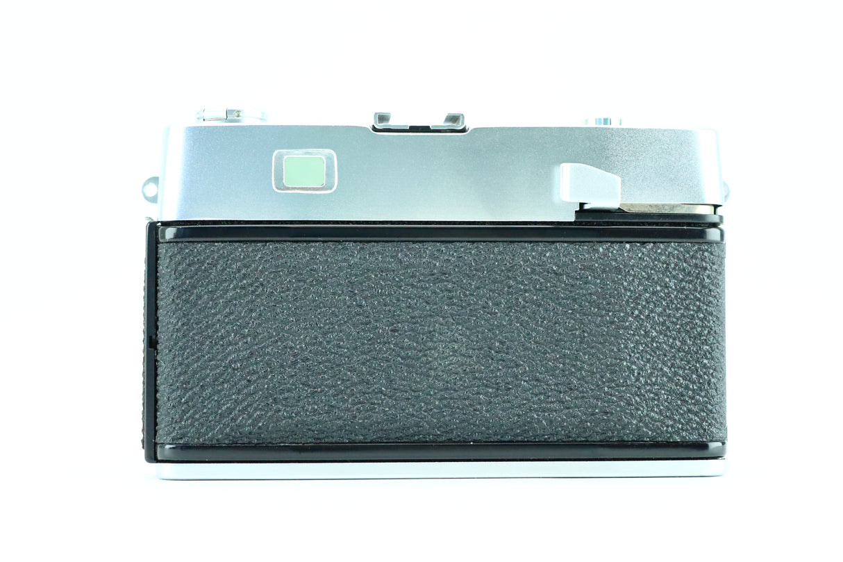 Petri 7s II con obiettivo Petri 2.8 45mm