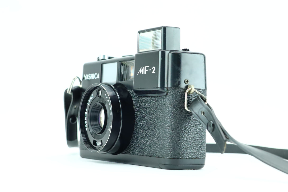 Yashica MF-2 avec objectif Yashica f=38mm 1:4