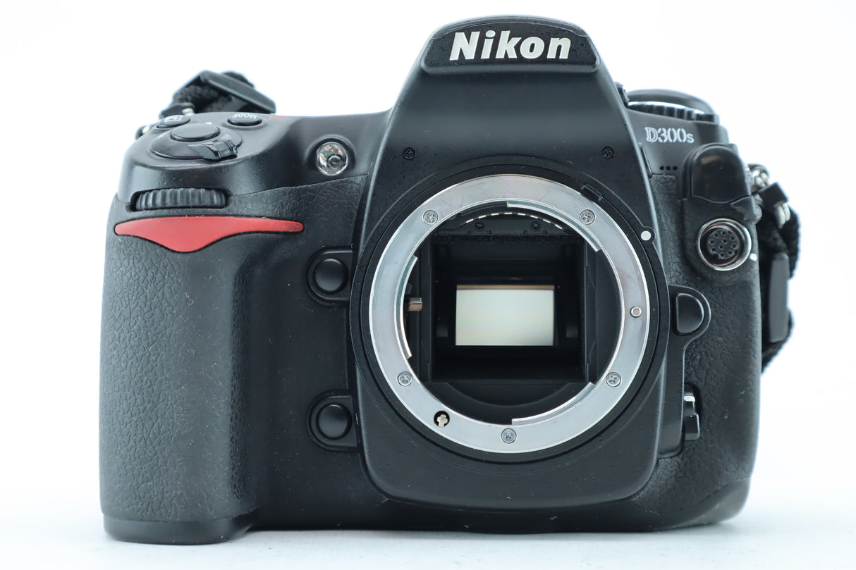 Nikon D300S with Nikon Battery Pack MB-D10