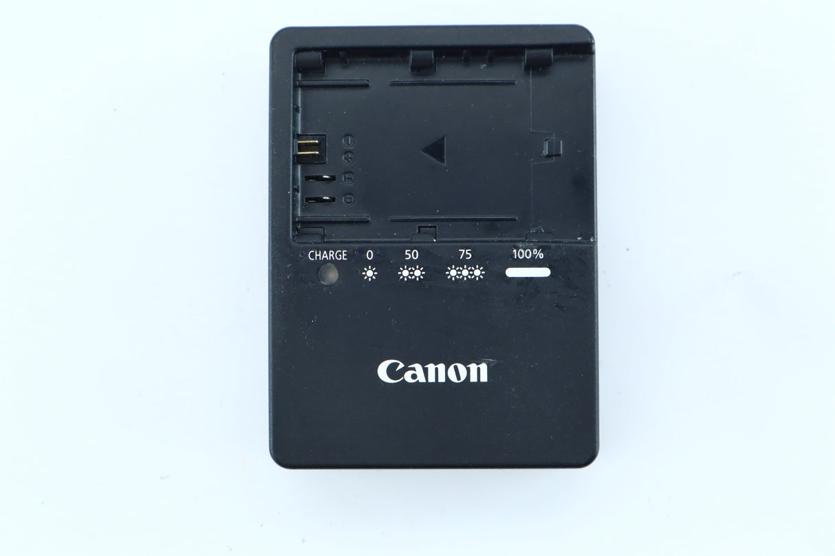 Canon EOS 7D with Canon EF 28–90mm f/4–5.6 Zoom Lens