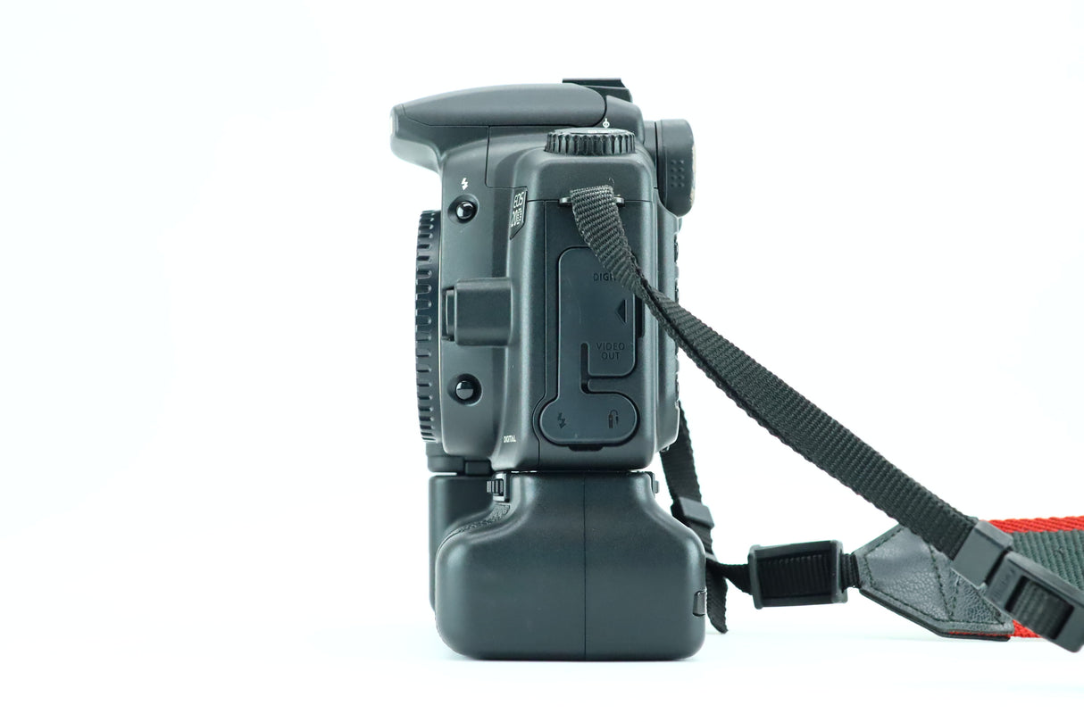 Canon EOS 20D with Canon Battery-Grip BG-E2