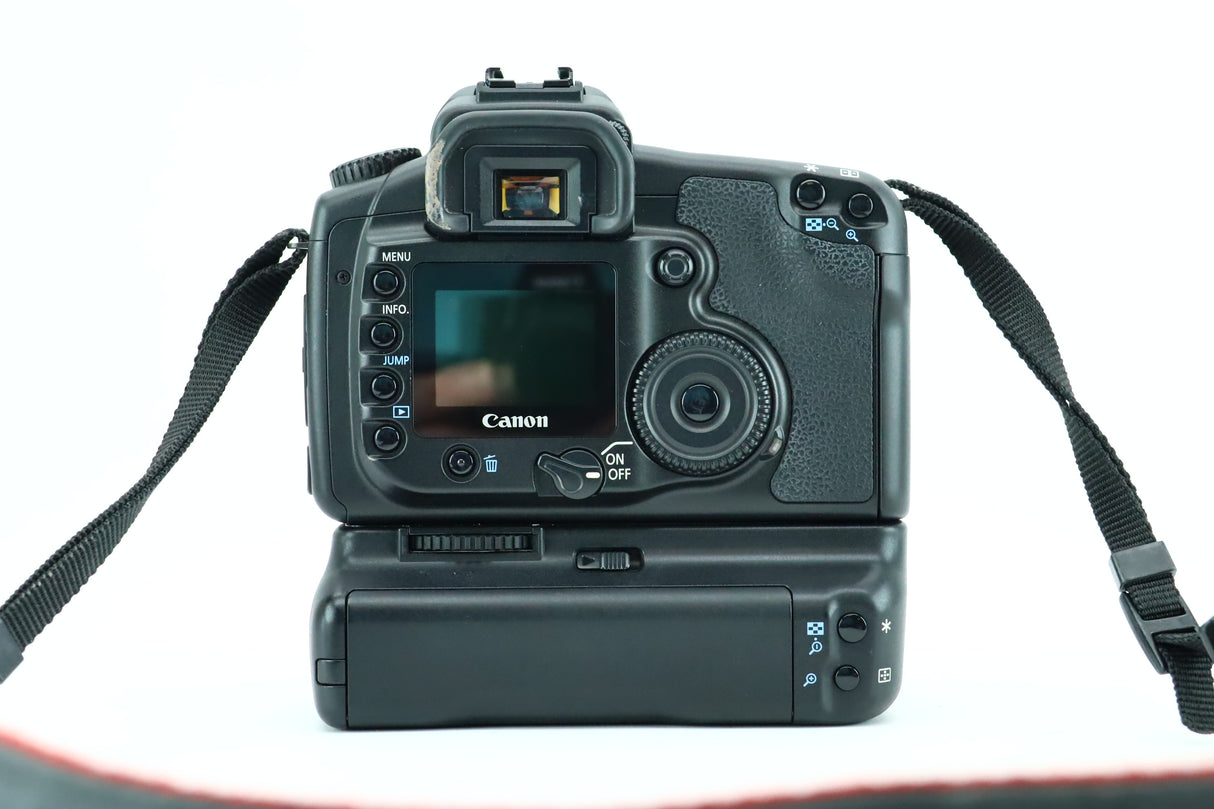 Canon EOS 20D with Canon Battery-Grip BG-E2