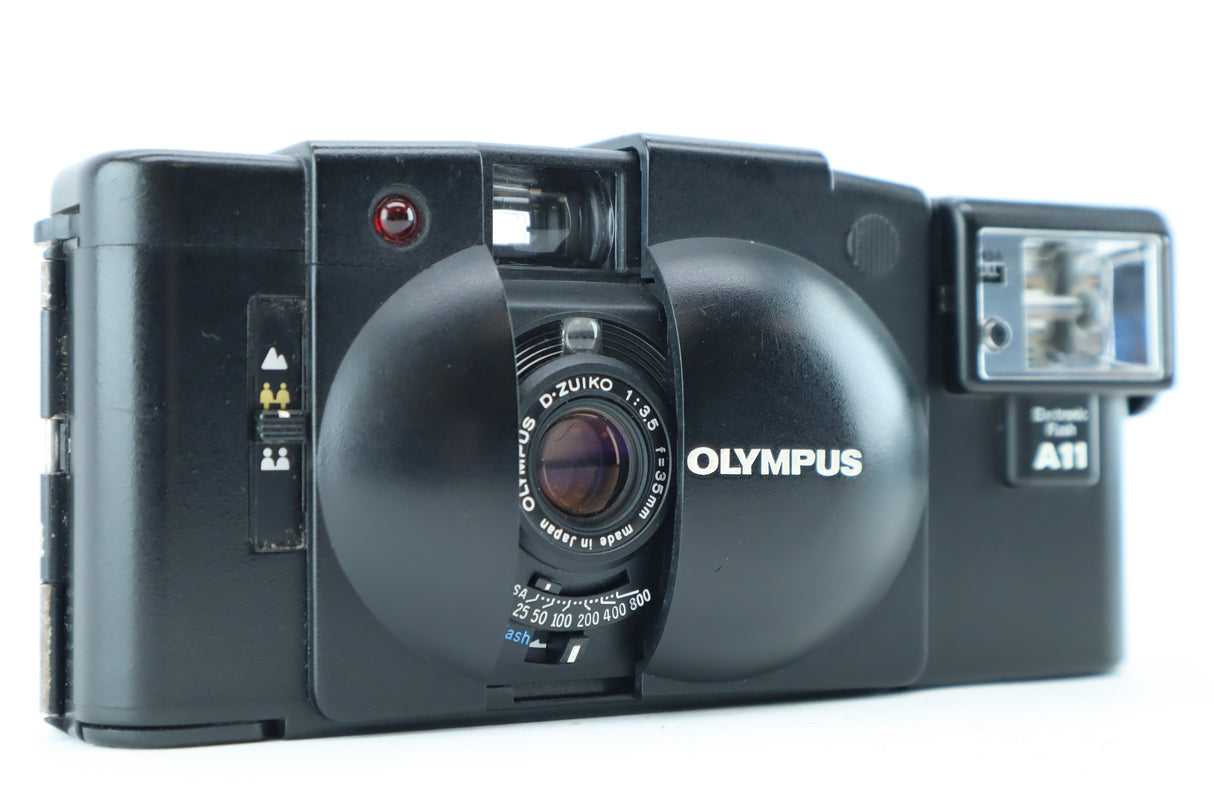 Olympus XA 2 with D.Zuiko 3,5/35mm & flash A11