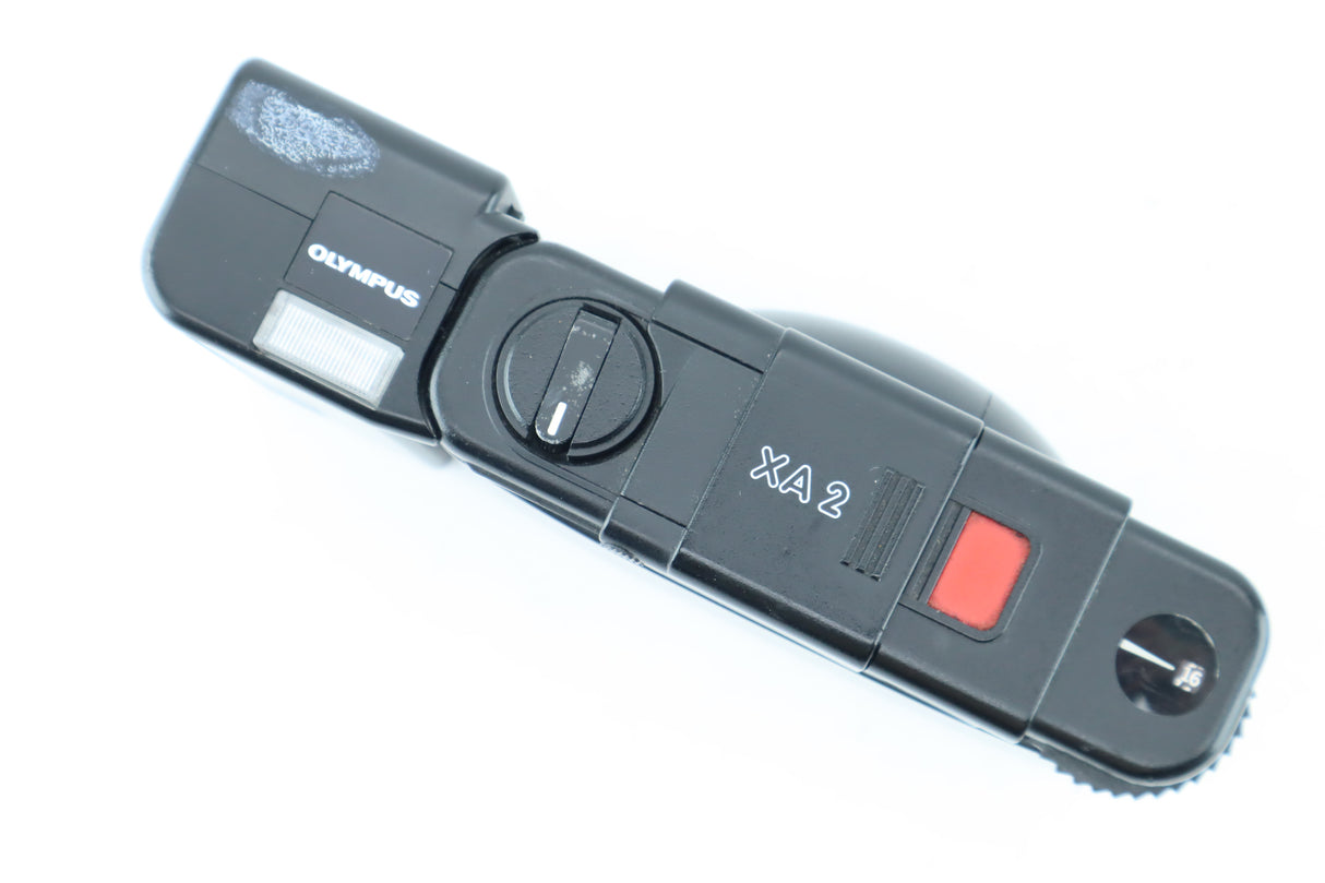 Olympus XA 2 with D.Zuiko 3,5/35mm & flash A11