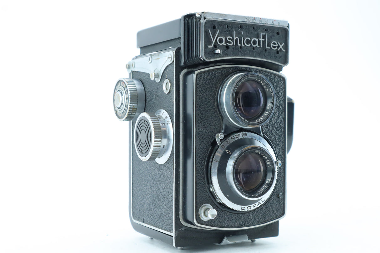 Yashicaflex 19799 with 2x Yashimar 3,5/80mm