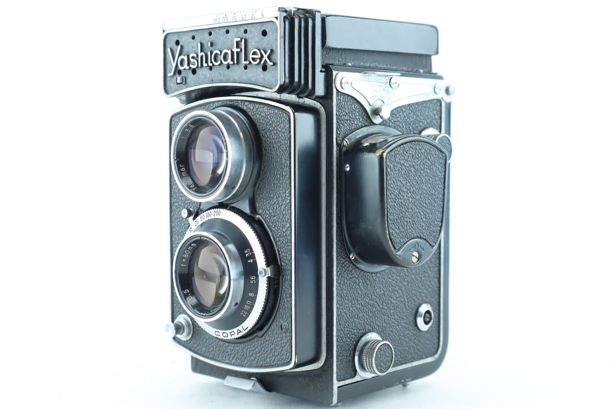Yashicaflex 19799 with 2x Yashimar 3,5/80mm