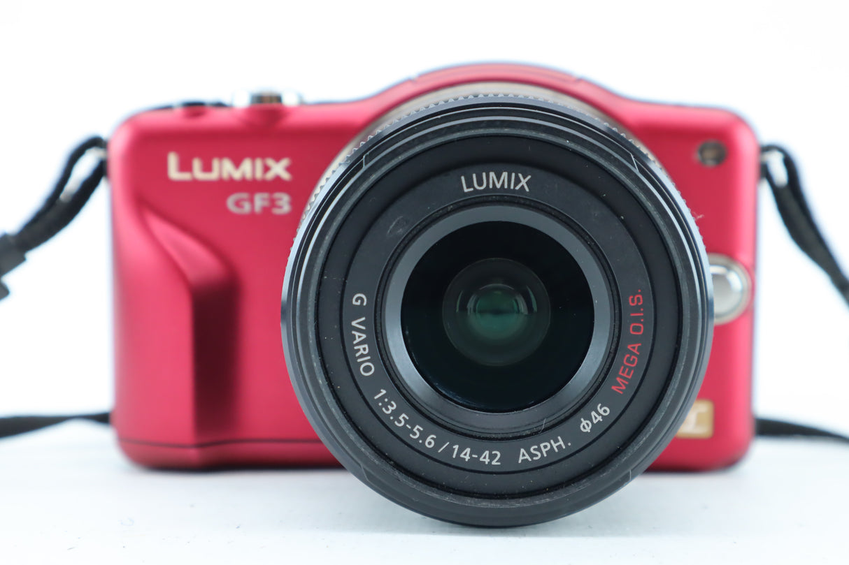 Lumix Panasonic DMC-GF3 with G Vario 14-42mm