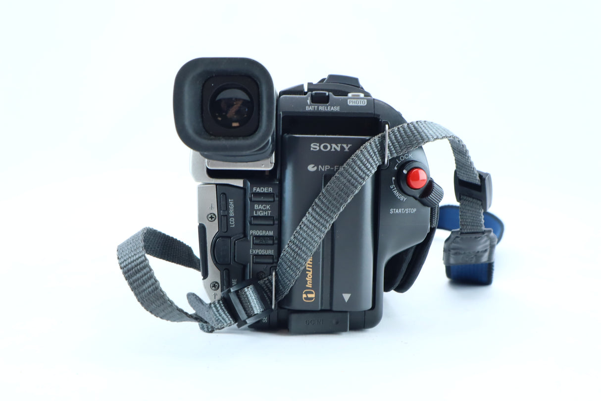 Sony Video Camera Recorder with 20× Optical Zoom 3.6–72mm f/1.4