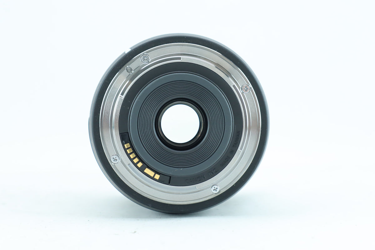 Canon EF-S 18-135mm f/3.5-5.6 IS