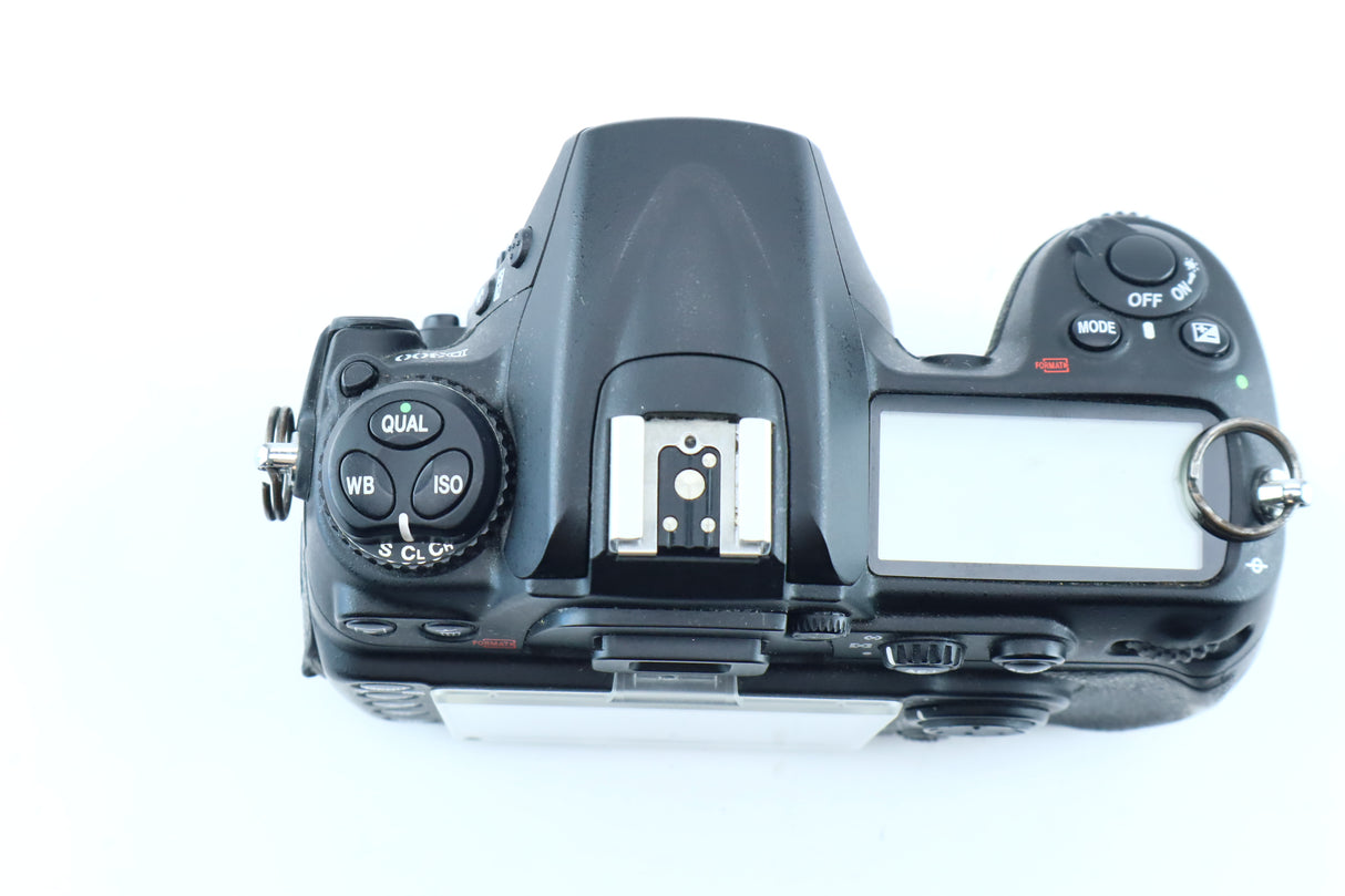 Nikon D300 – Professional APS-C DSLR Camera Body