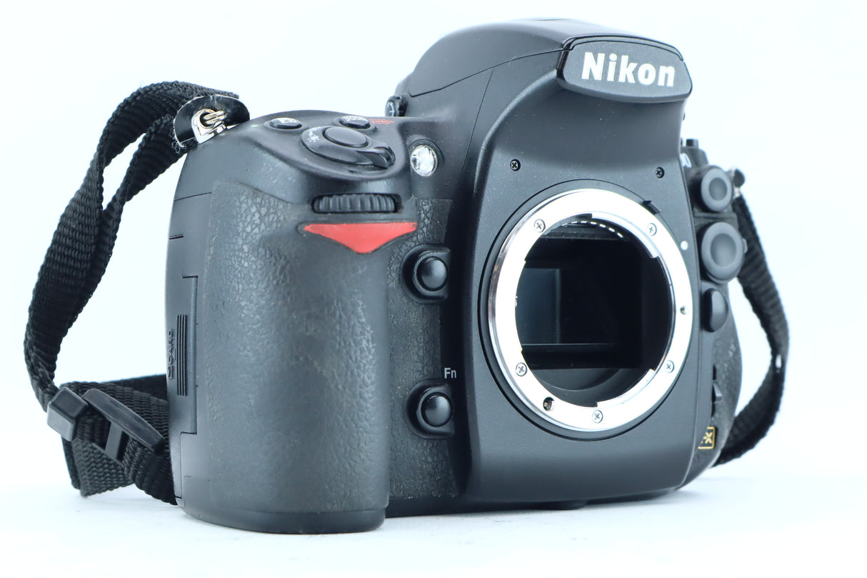 Nikon D700 – Full-Frame FX DSLR Camera Body