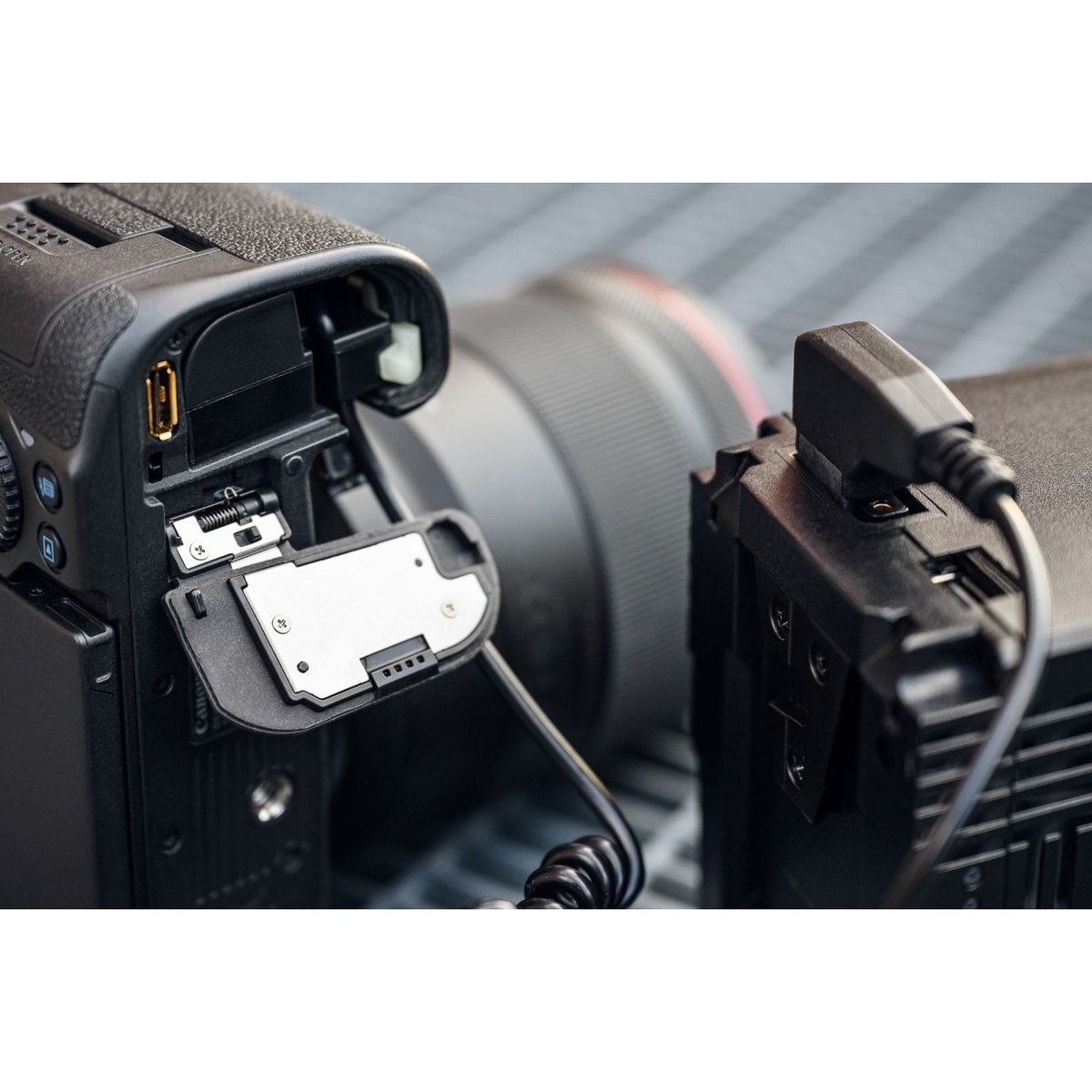 Newell D-Tap Power Adapter For EN-EL15 - image 4 of 5