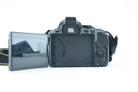 Know the Difference: Analogue Camera vs. Digital Camera