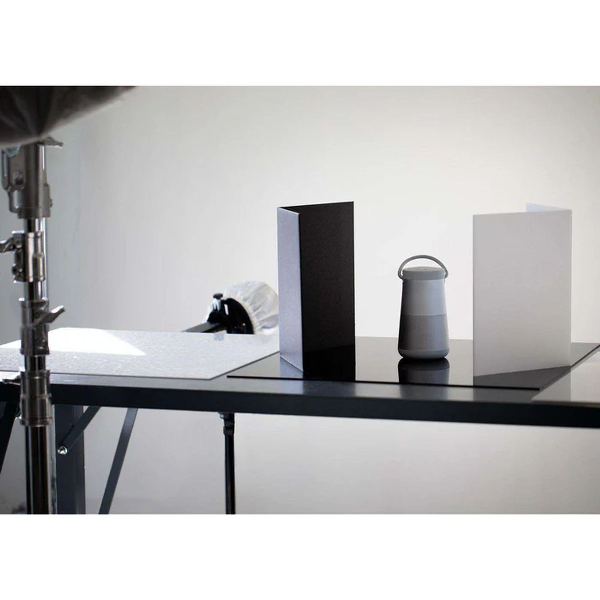 V-Flat World Tabletop V-Flats - Small (12"'X18'') 2X White 2X Black