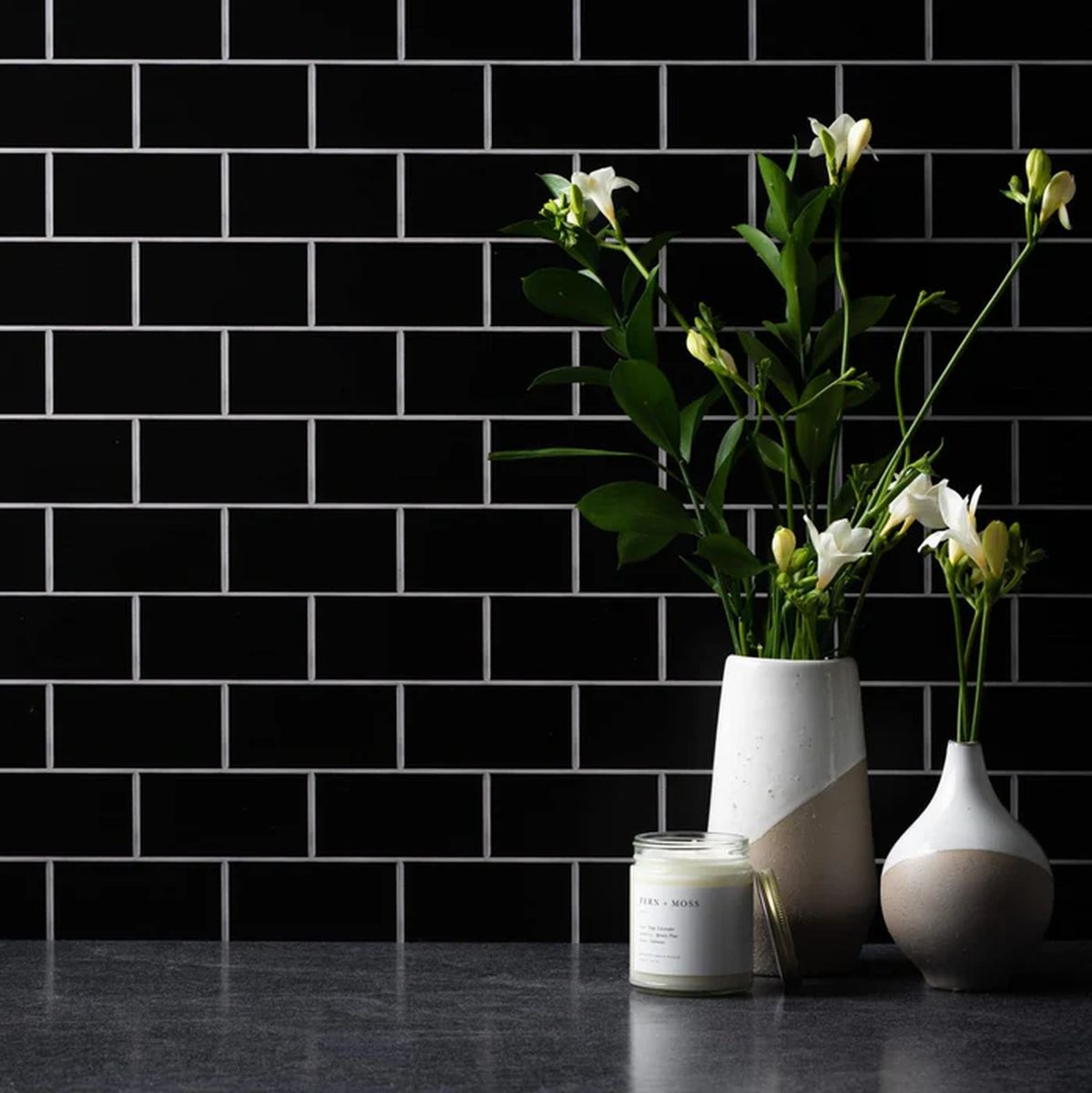 V-Flat World White Subway Tile/Ebony Subway Tile - XL