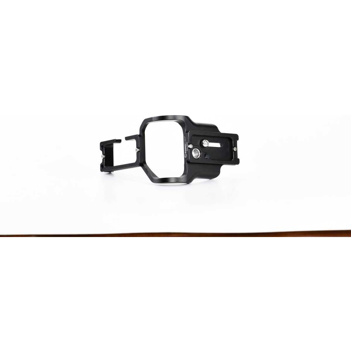 Sunwayfoto L-Plate For Canon R5/R6 w/ Grip (PCL-R5G)