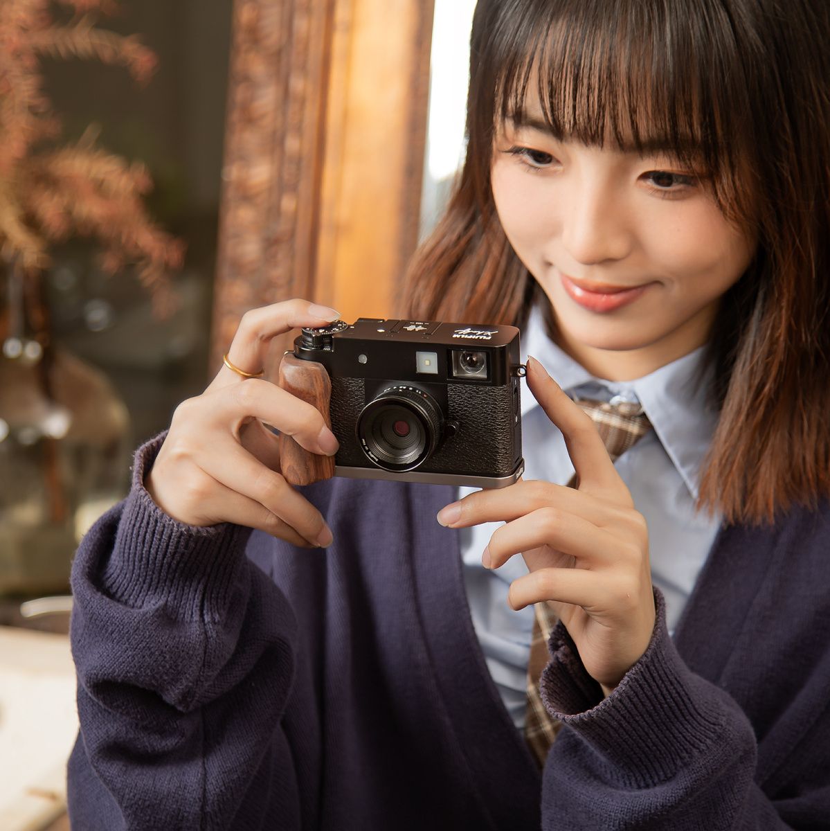SmallRig 5394 L-Shaped Mount Plate w/Handle For Fujifilm X Half(Charcoal Silver) - image 2 of 5