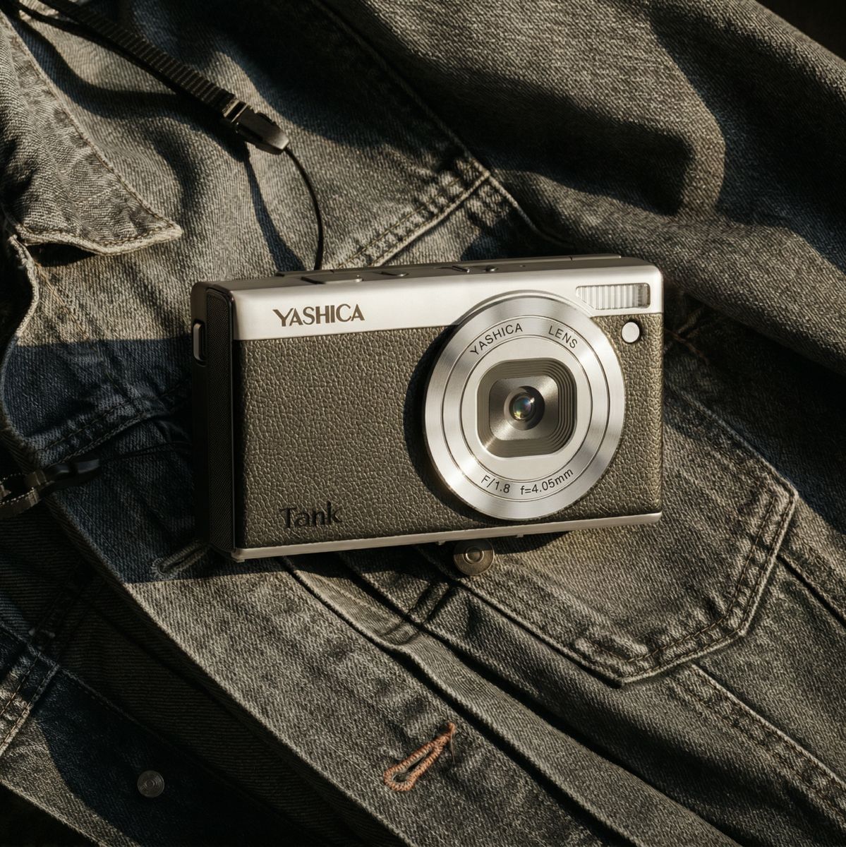 Yashica Tank Compact Black (13MP) - image 4 of 5