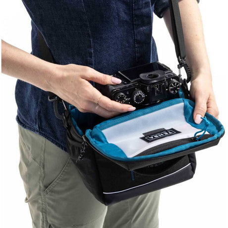 Tenba Skyline V2 Schouder Bag 8 - Black (637-780) - image 3 of 5