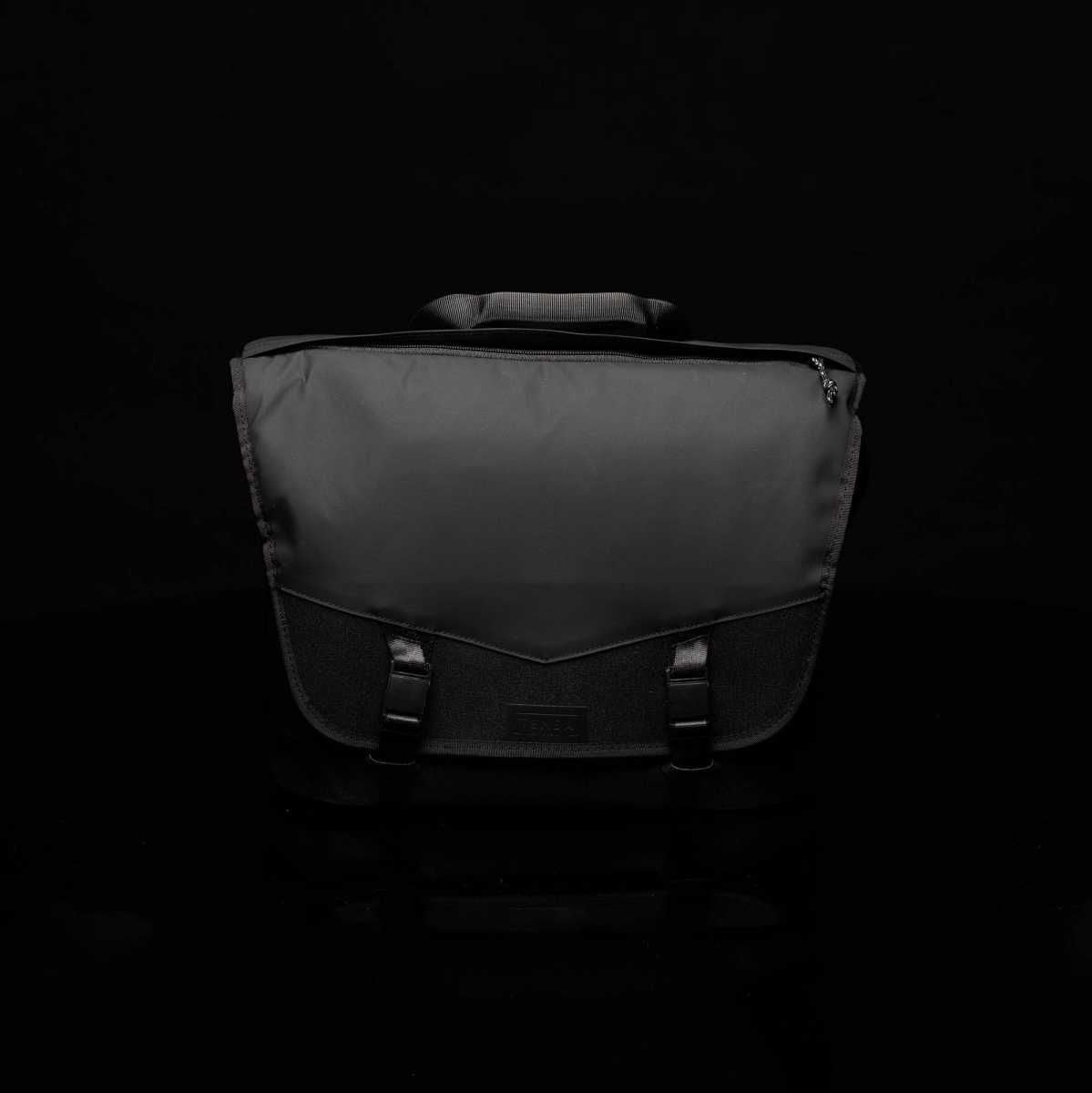 Tenba Messenger - DNA 13 DSLR - Black - 638-572 - image 5 of 5
