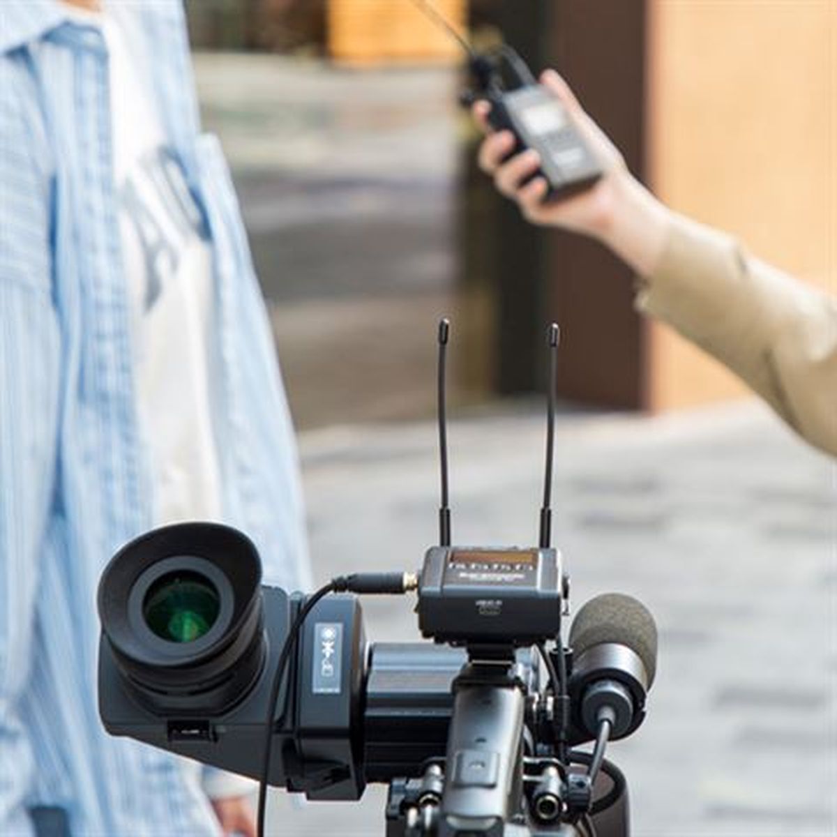 Saramonic Lavalier Mic Set UWMIC9S TX9S + RX9S Uhf Wireless - image 4 of 5