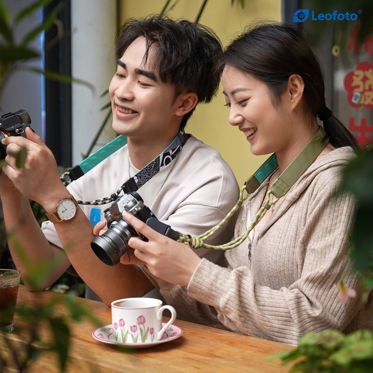 Leofoto Camera Strap - Red Mak - image 3 of 4