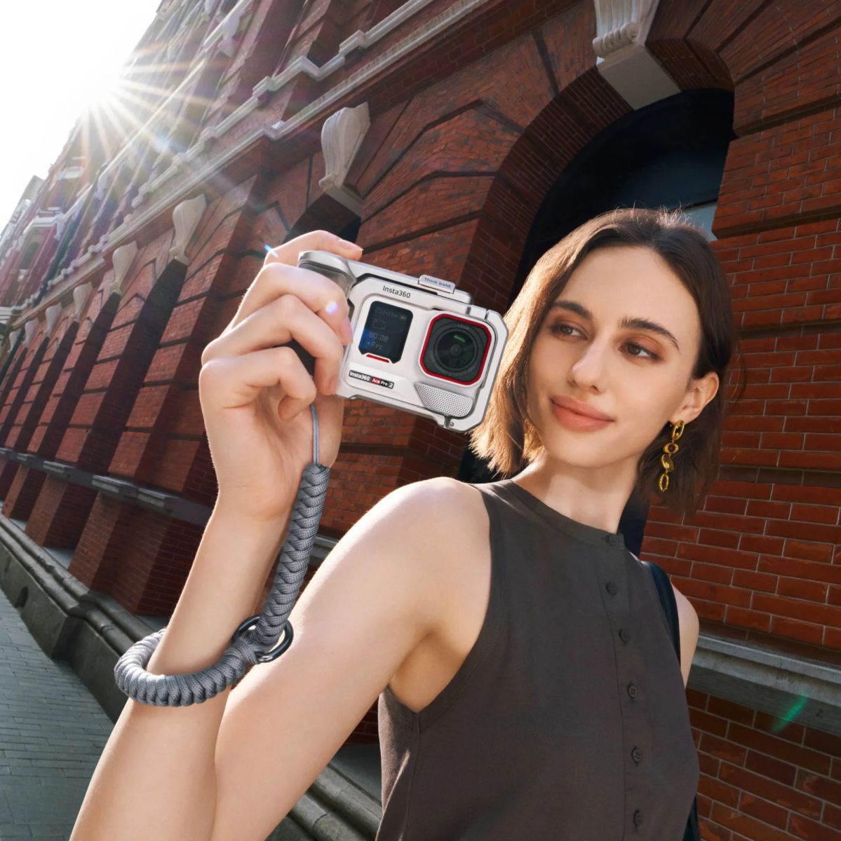 Insta360 Ace Pro 2 (Arctic White) | Xplorer Bundle (Moonlight Silver)