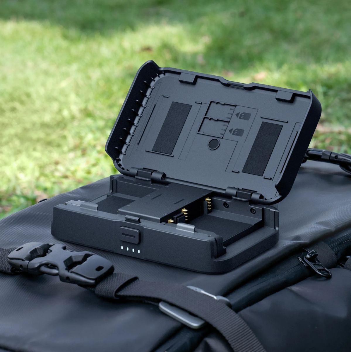 Insta360 Portable Charging Case - image 2 of 5
