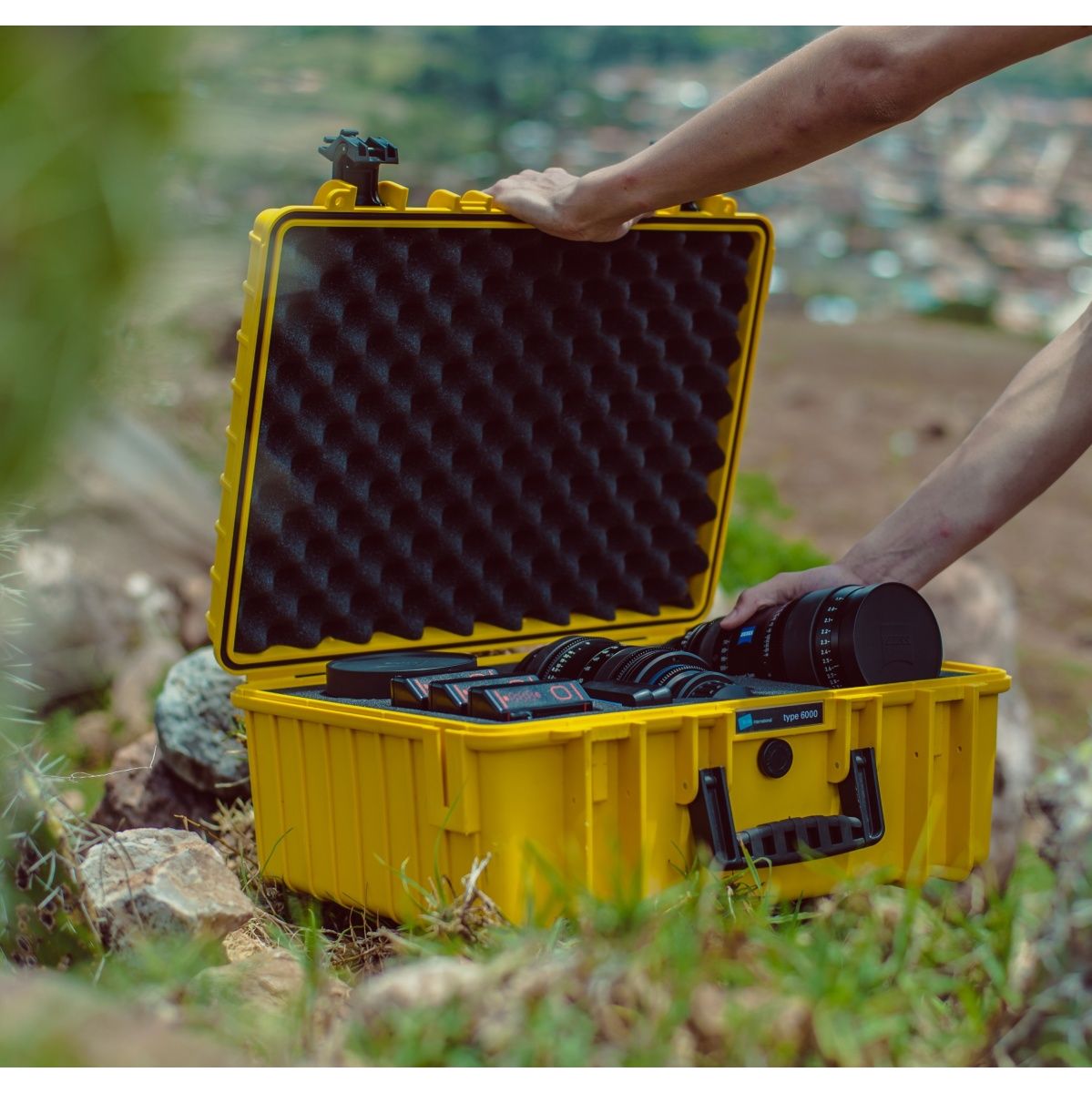 B&W Outdoor.cases Type 6000 Yellow / Plukschuim - image 4 of 5