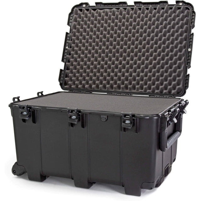 Nanuk Case 975 No Pull Handle w/ Wheels w/ Foam - BK Interior 762x533x457mm