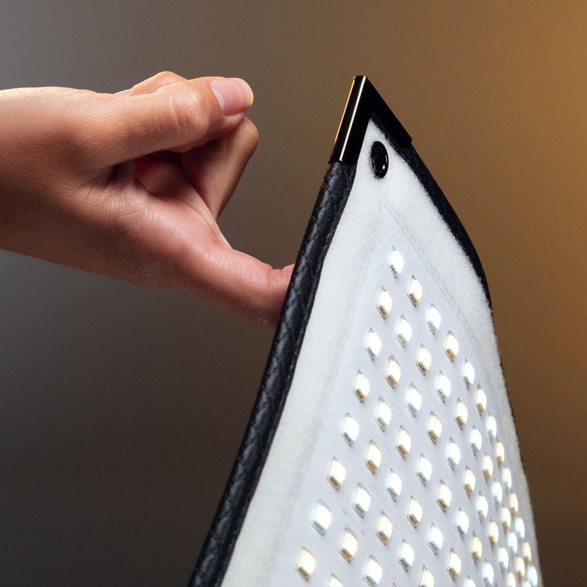 Westcott Flex Cine Bi-Colour Mat 1-LIGHT Set (1' X 1') - image 3 of 5