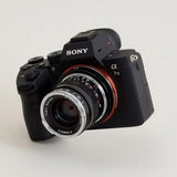 Urth Lens Mount Adapter: Compatible w/ Leica M Lens To Sony