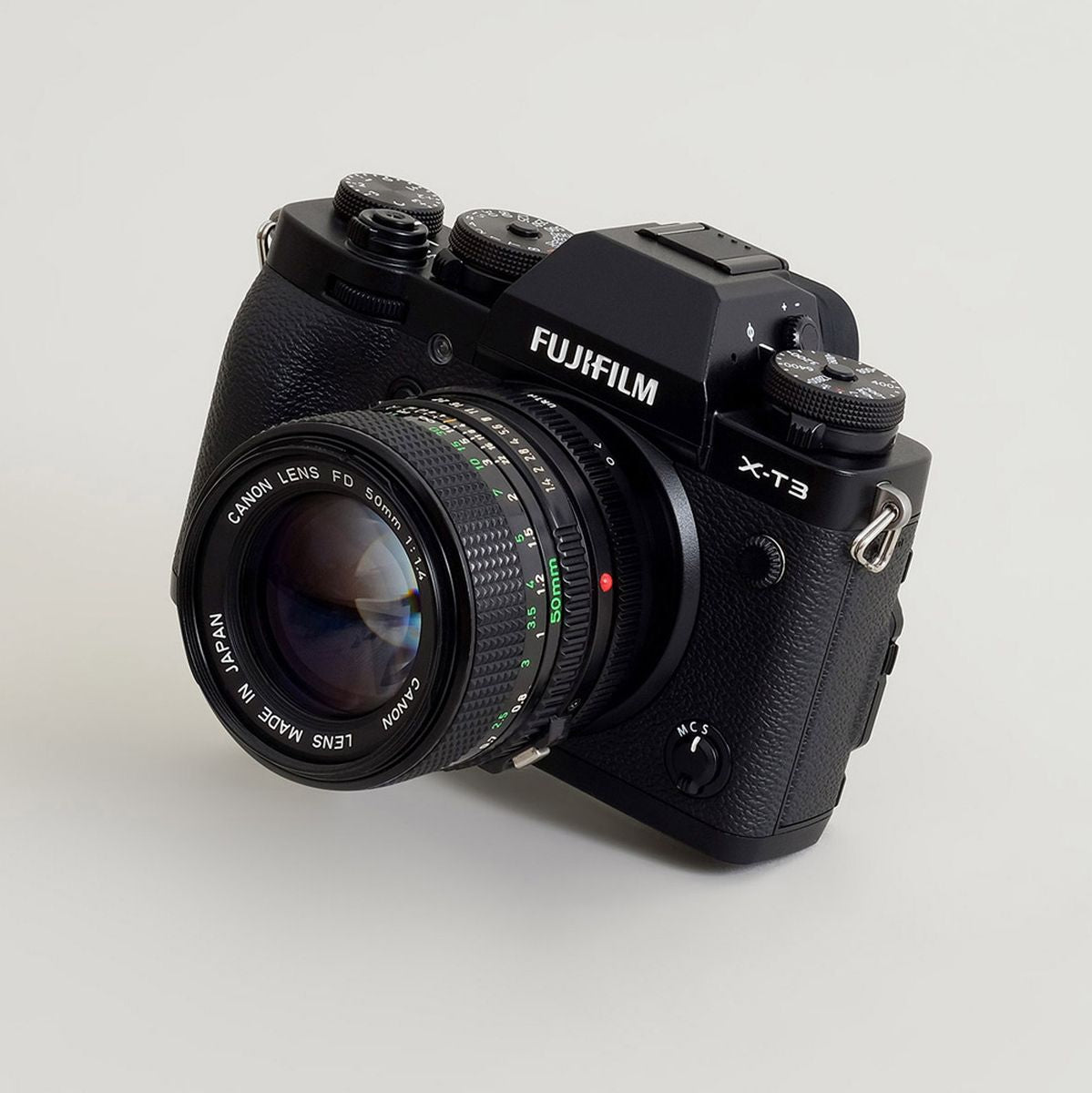 Urth Lens Mount Adapter: Compatible w/ Canon FD Lens To Fuji