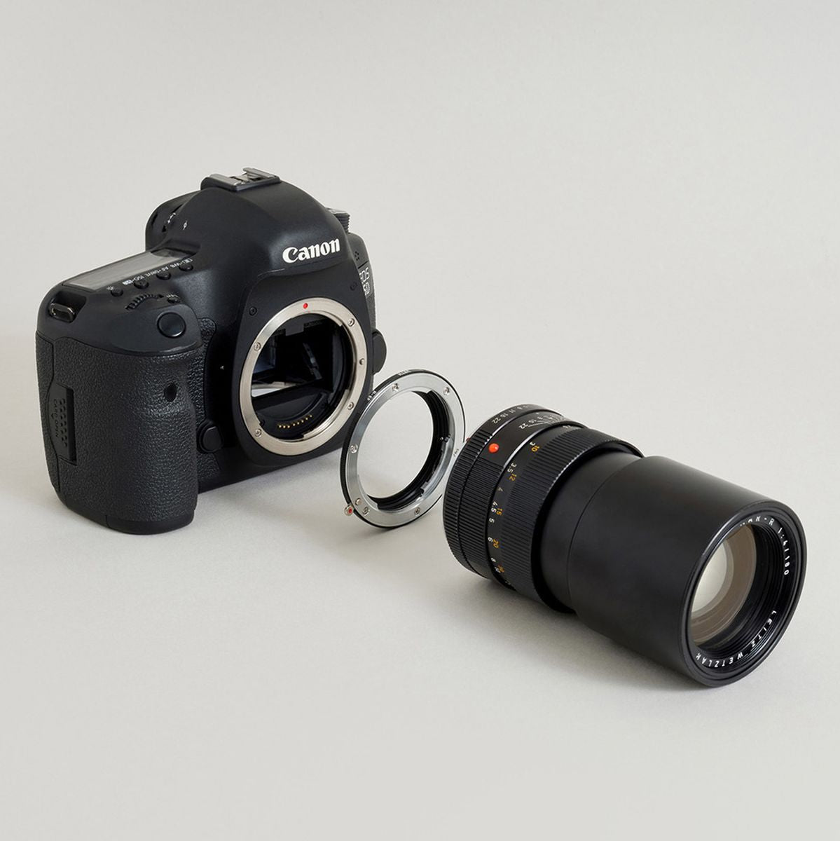 Urth Lens Mount Adapter Leica R Lens To Canon (EF / EF-S) Camera Body