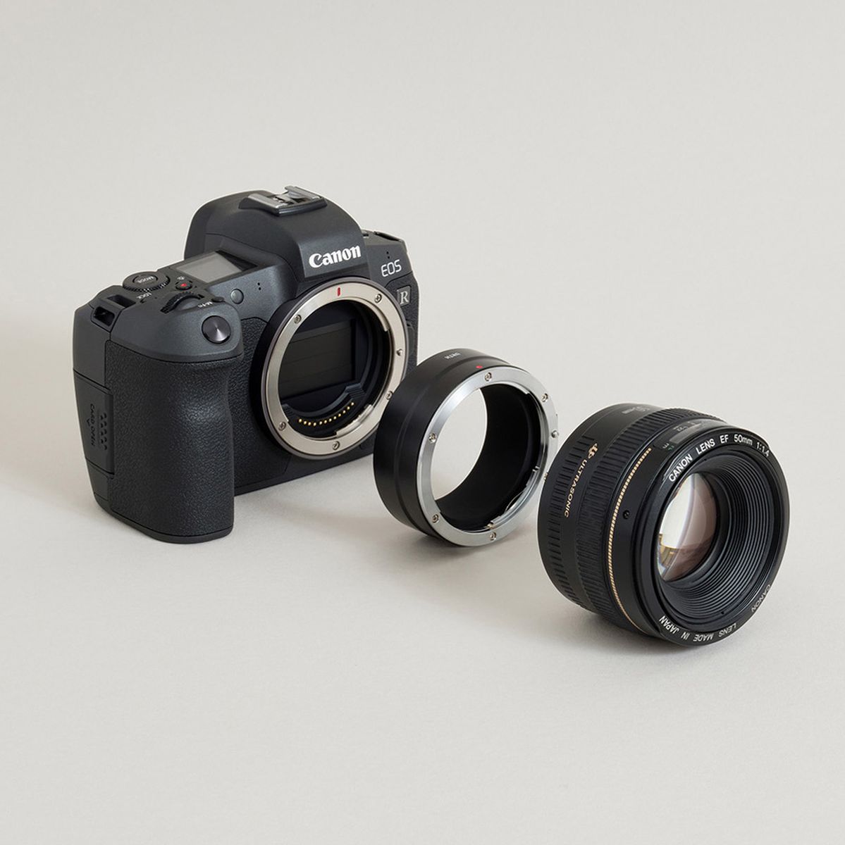 Urth Lens Mount Adapter Canon (EF / EF-S) Lens To Canon RF Camera Body - image 3 of 5