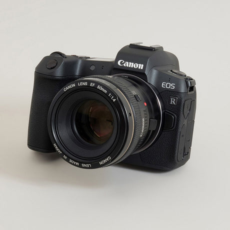 Urth Lens Mount Adapter Canon (EF / EF-S) Lens To Canon RF Camera Body - image 4 of 5