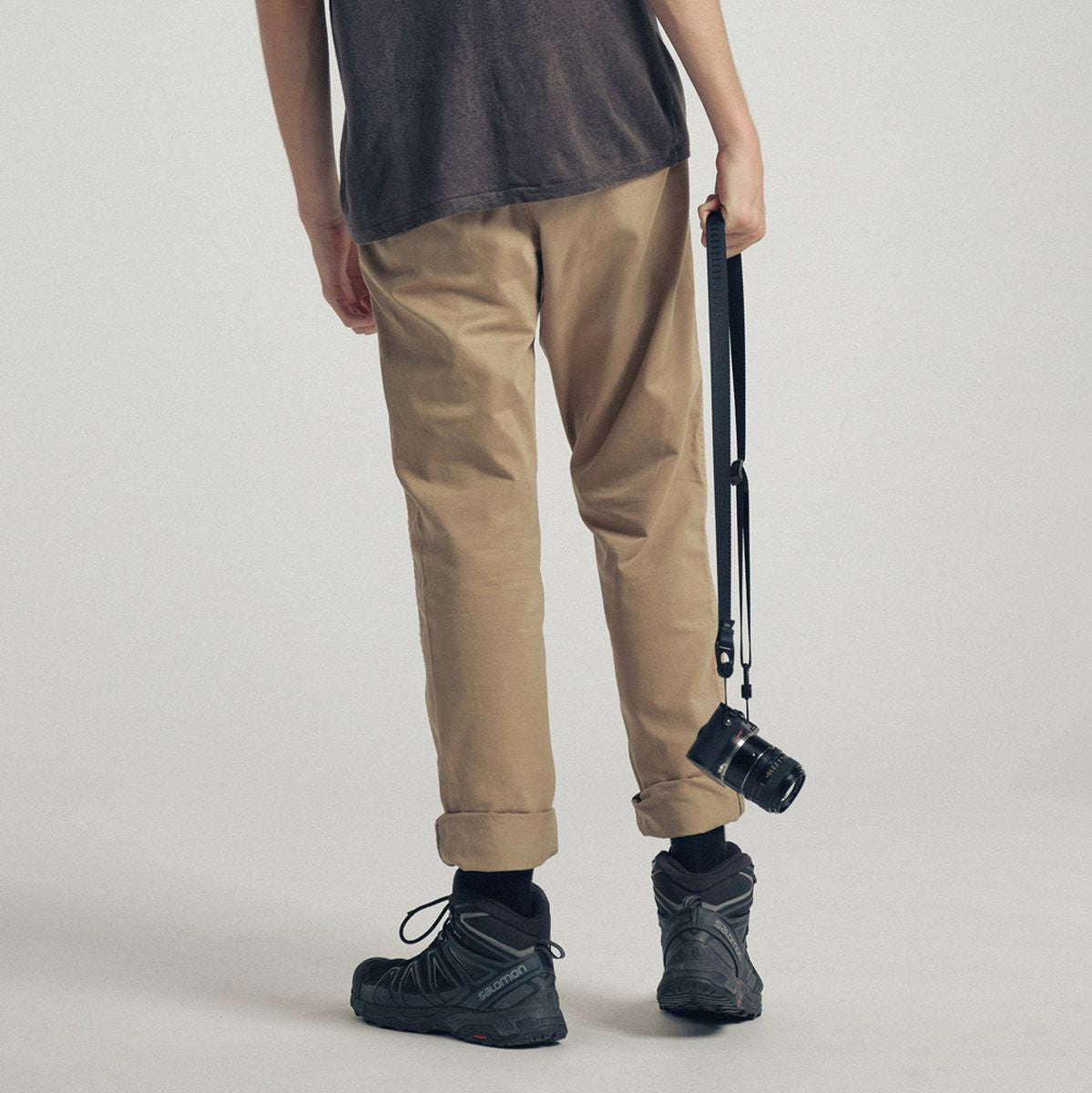 Urth Core Camera Strap Slim (Black) - image 4 of 5