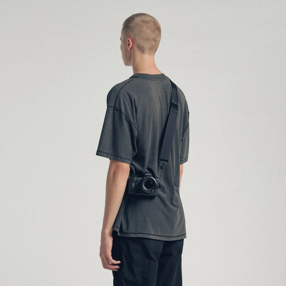 Urth Core Camera Strap (Black) - image 3 of 5
