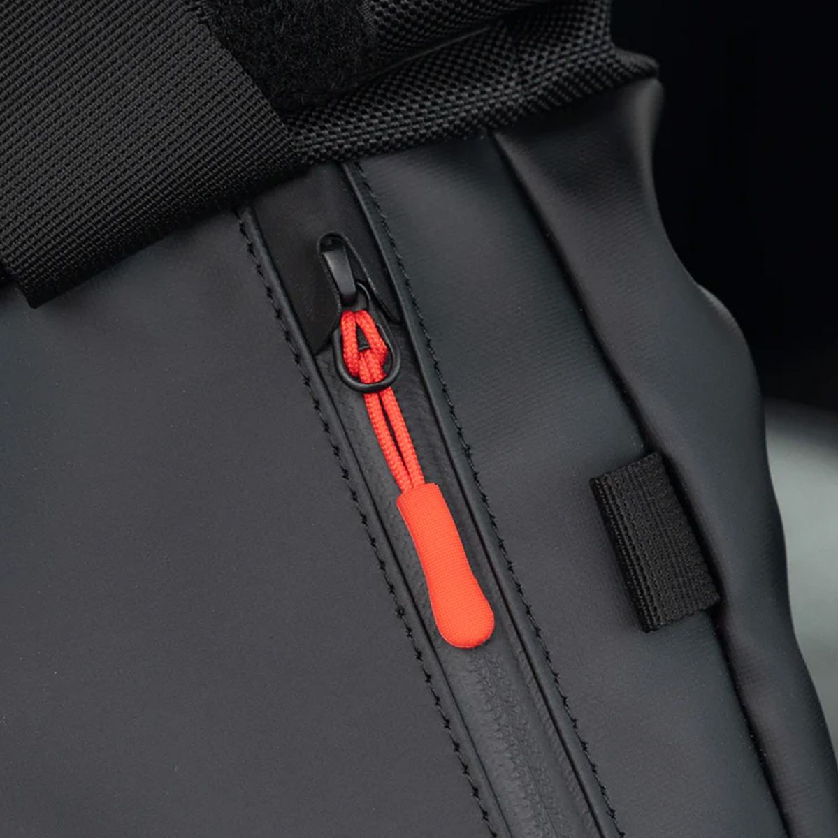 WANDRD Standard Zipper Puller Red