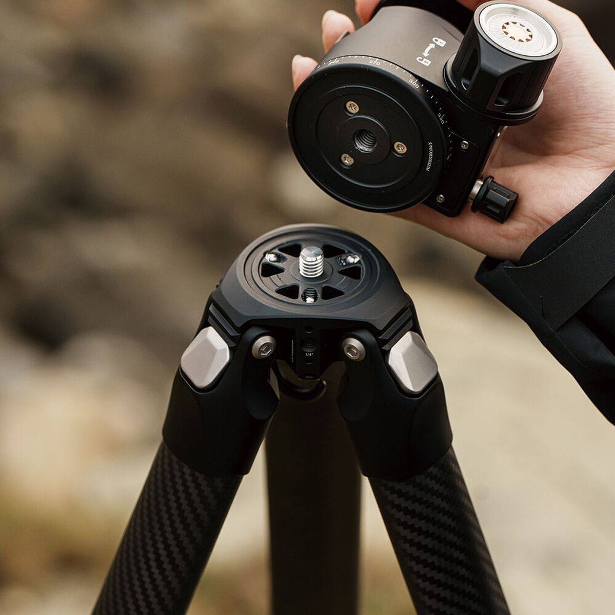 FALCAM Treeroot Quick Lock Pro Tripod T00A4901 - image 2 of 5