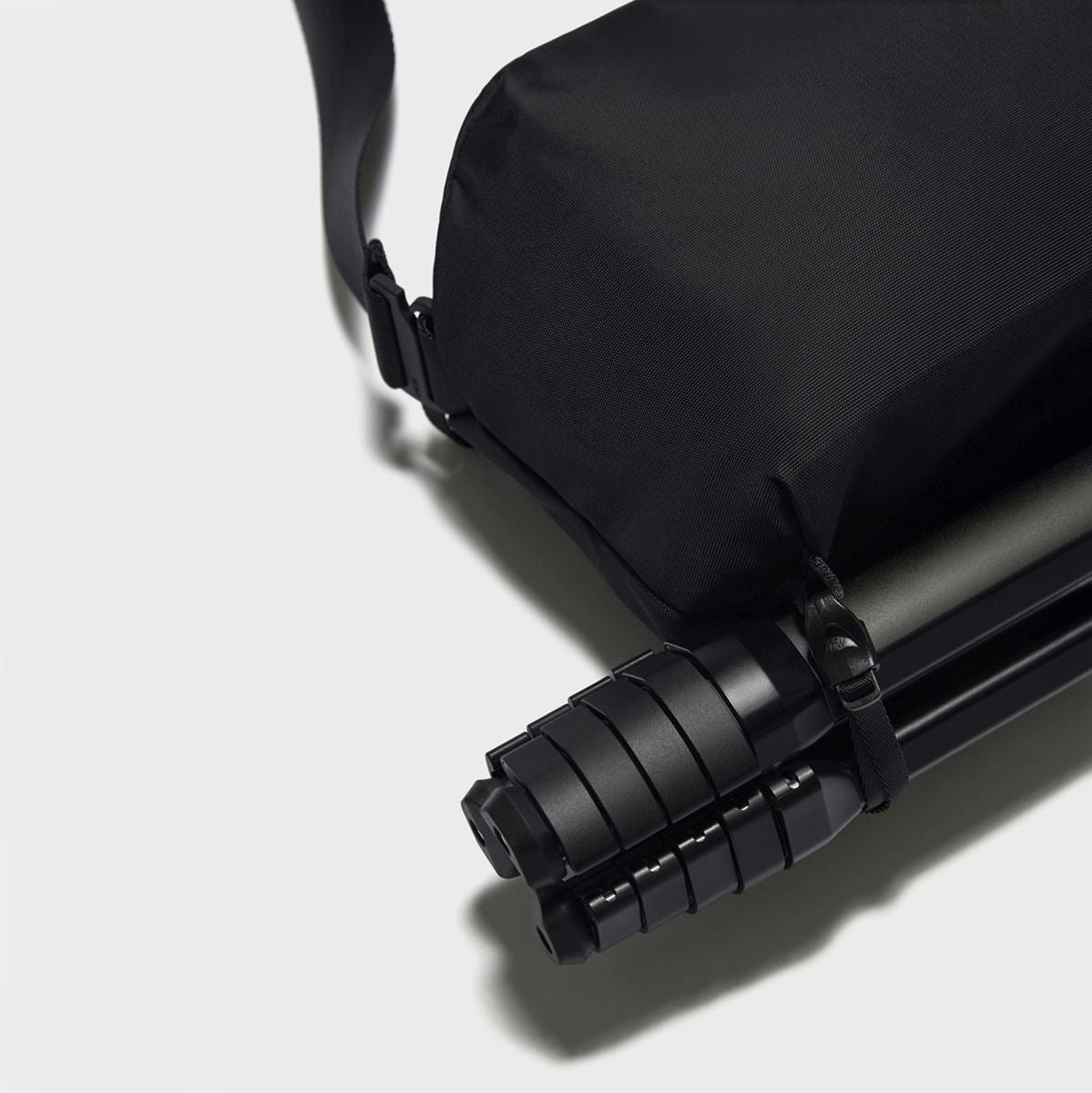 Urth Dolomite Camera Sling 8l (Black)