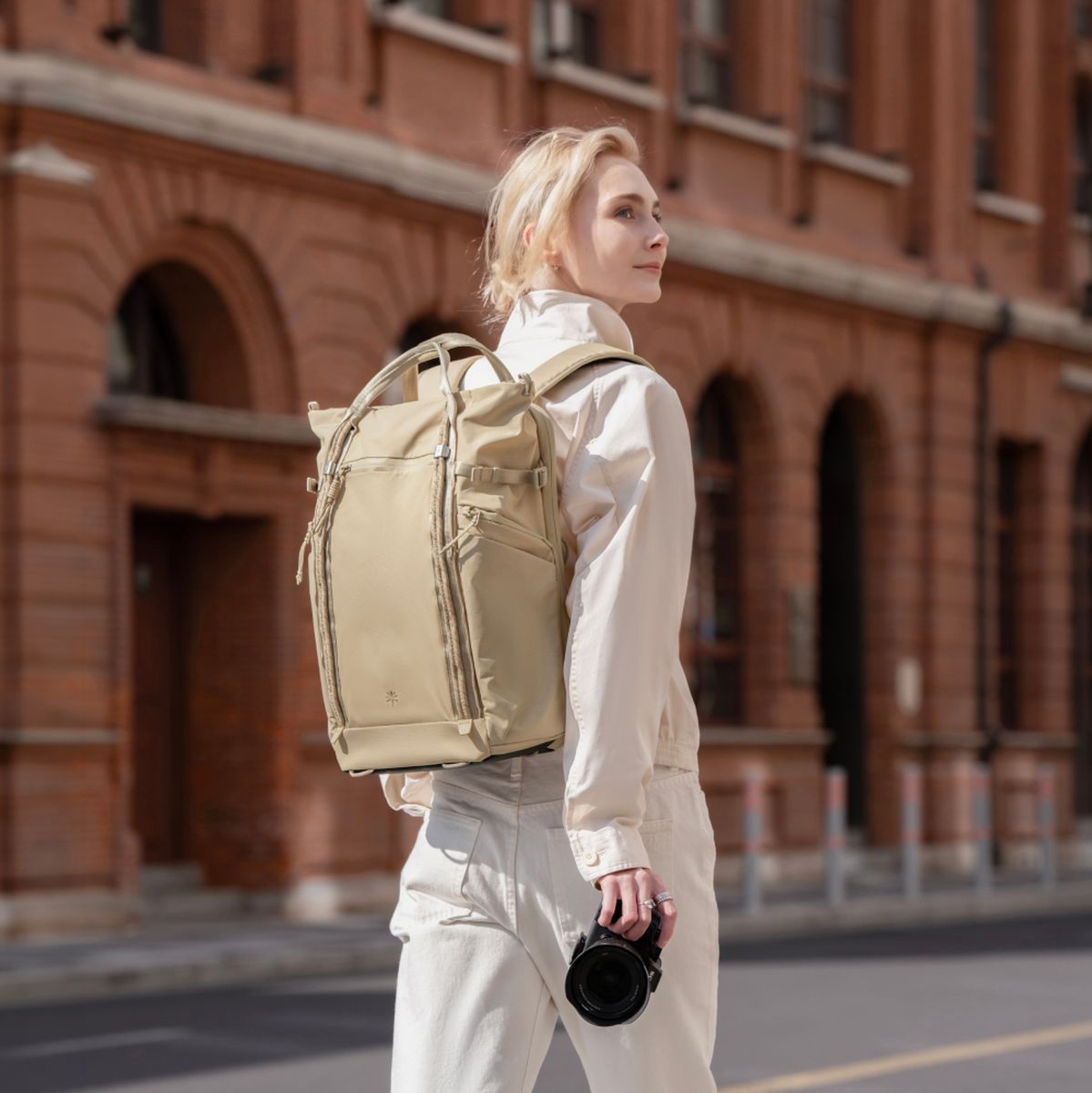 PGYTECH Onego Roamer Tote Backpack 25l (Sand Khaki) - image 2 of 5