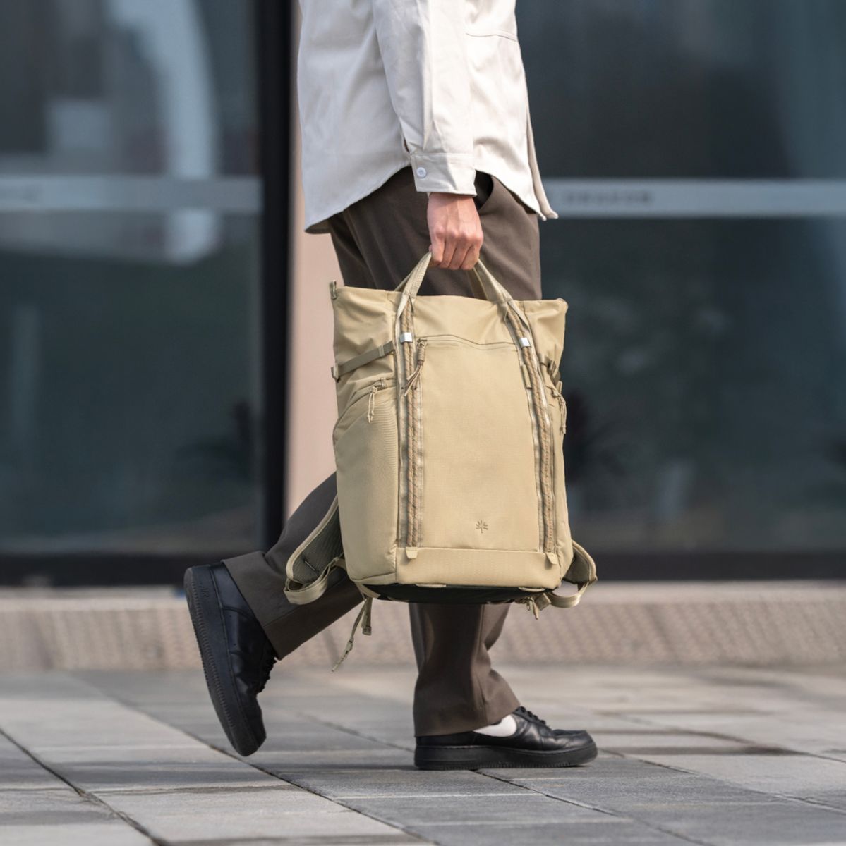 PGYTECH Onego Roamer Tote Backpack 25l (Sand Khaki) - image 3 of 5
