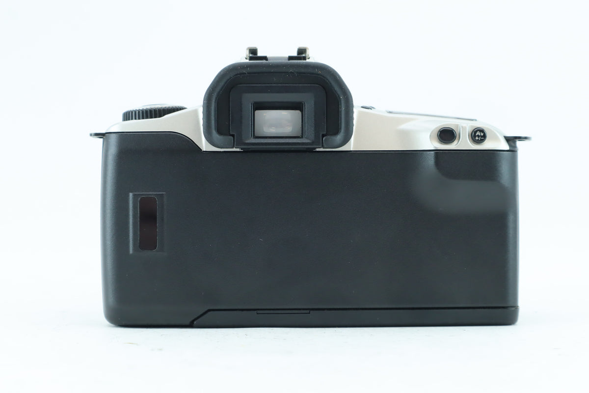 Canon EOS 300 35mm SLR Kit with EF 35-105mm f/4.5-5.6